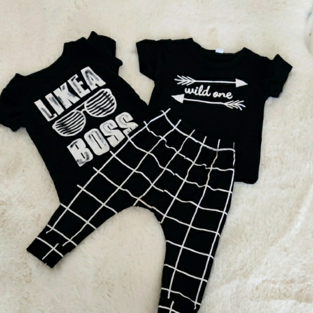 FINAL SALE⭐Black Graphic T-Shirts and Grid Leggings Set